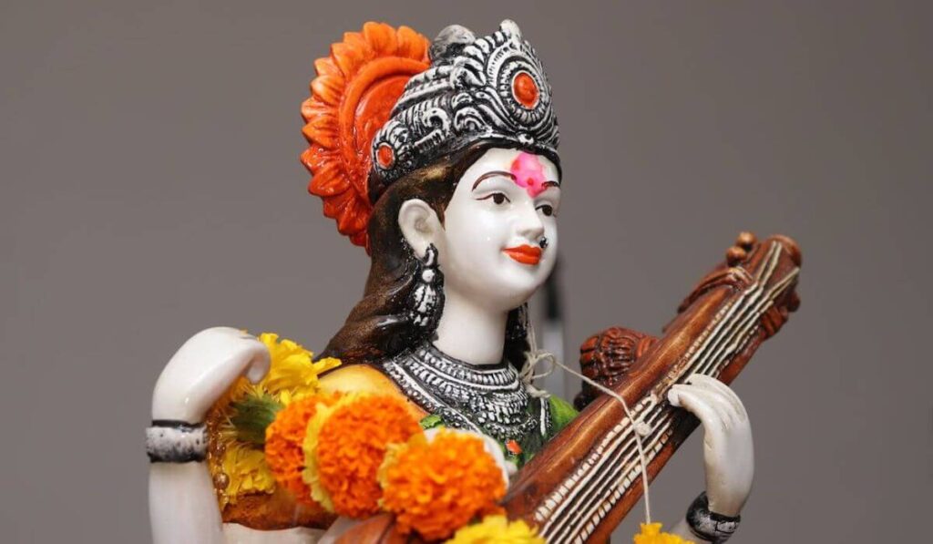 goddess saraswati idol image  